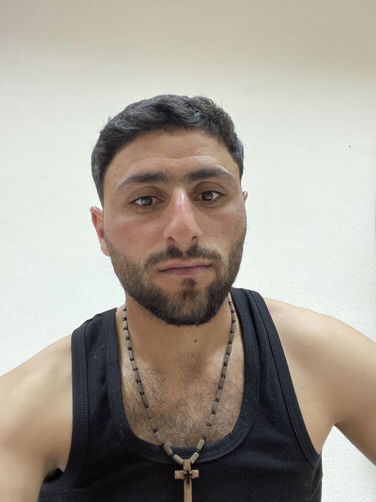  26931872  Narek, 28 ,    