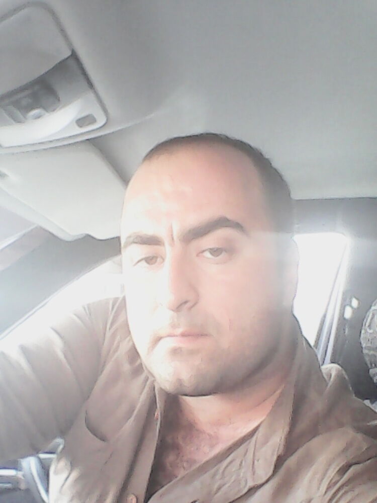  4892062  Andrei, 40 ,    