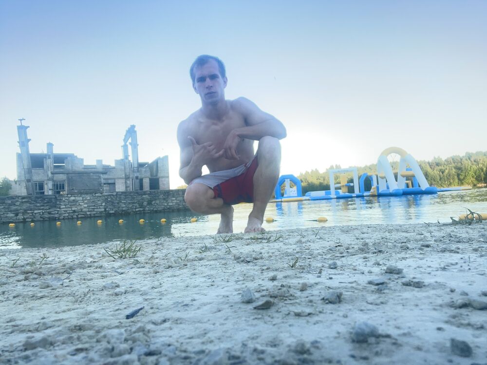  23183692  Vitalik, 27 ,    
