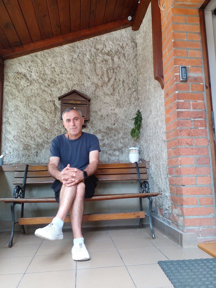  ,   Nika, 49 ,   ,   