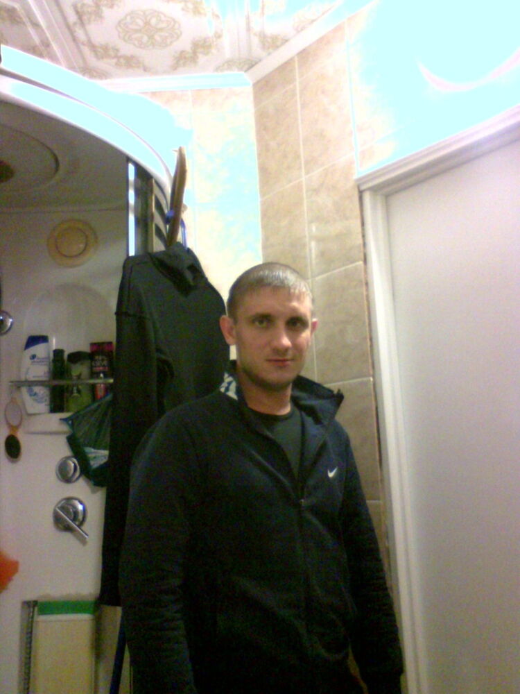  8898442  Vladimir, 37 ,    