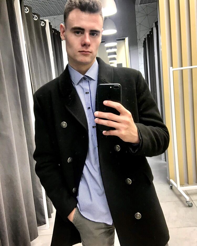  30765662  Vlad, 22 ,    