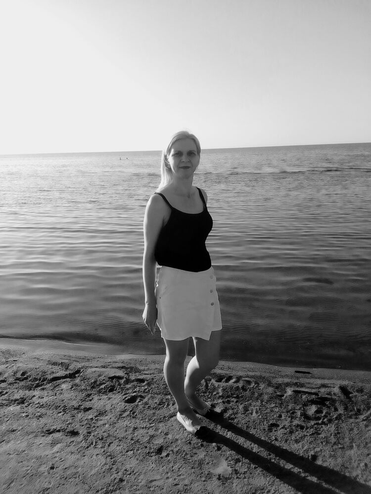  53114082  Karina, 33 ,    
