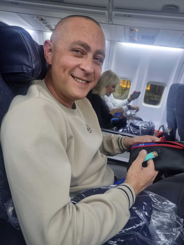  44142482  Artur, 42 ,    Tel Aviv-Yafo