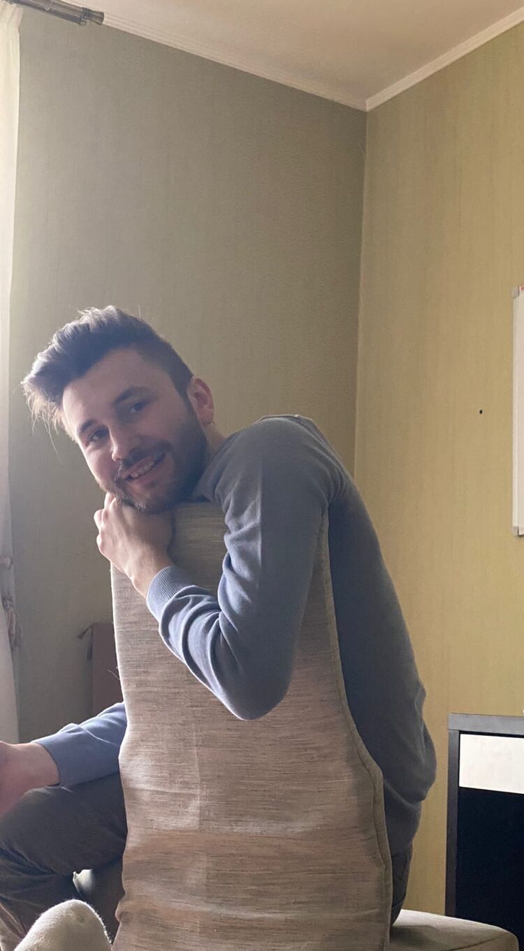  27022772  , 28 ,    -