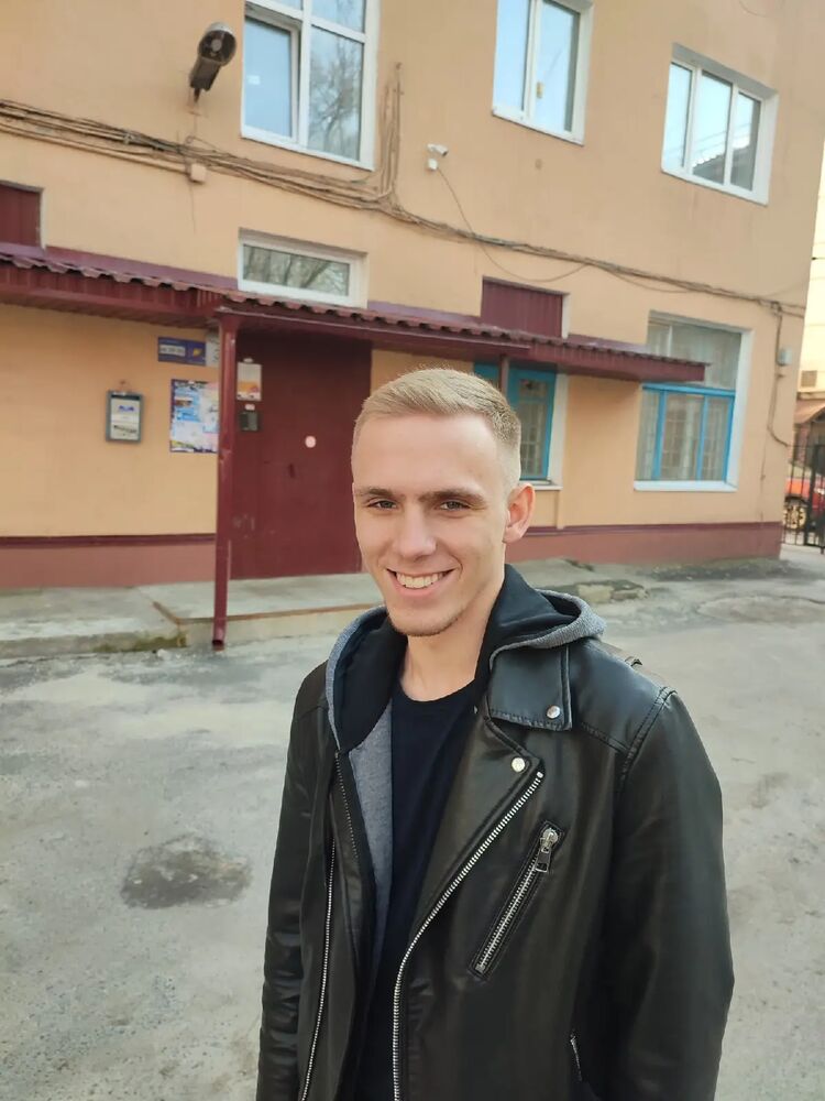  41607622  Nikita, 22 ,    