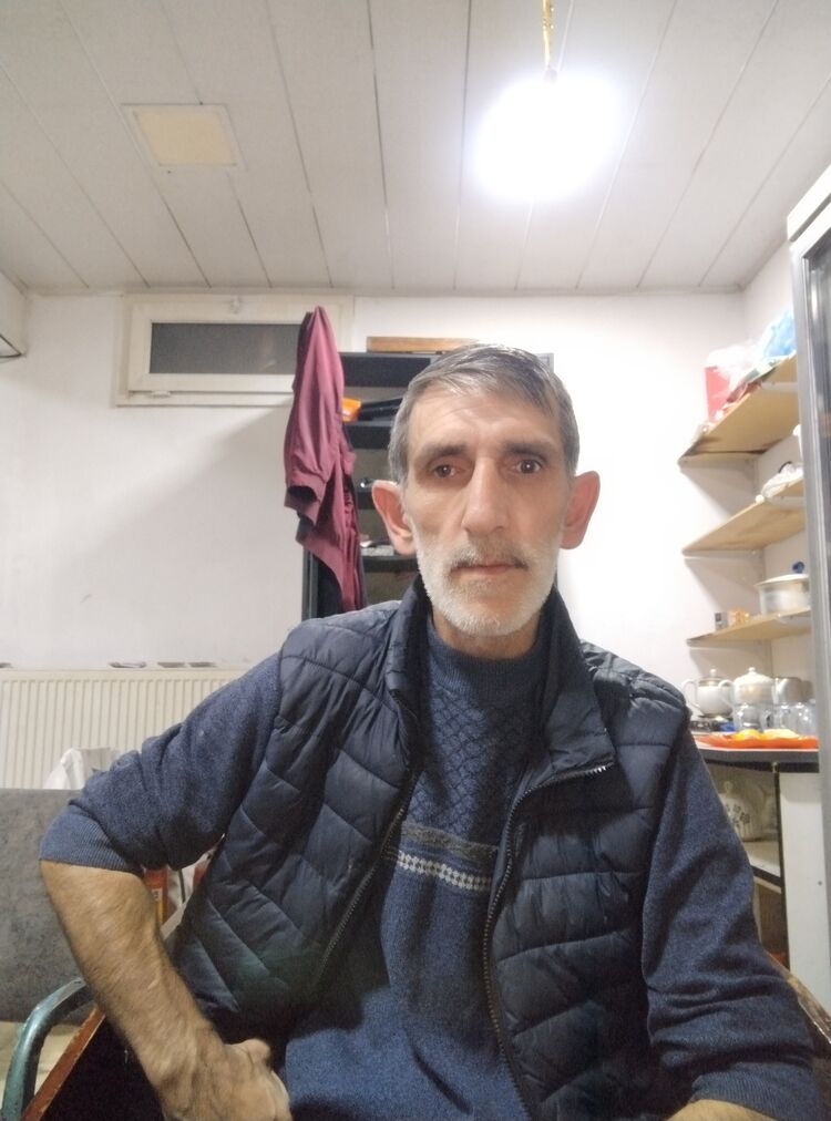  38873872  , 49 ,    