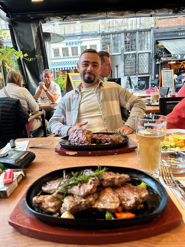  49738332  Aleksandru, 40 ,    Antwerp