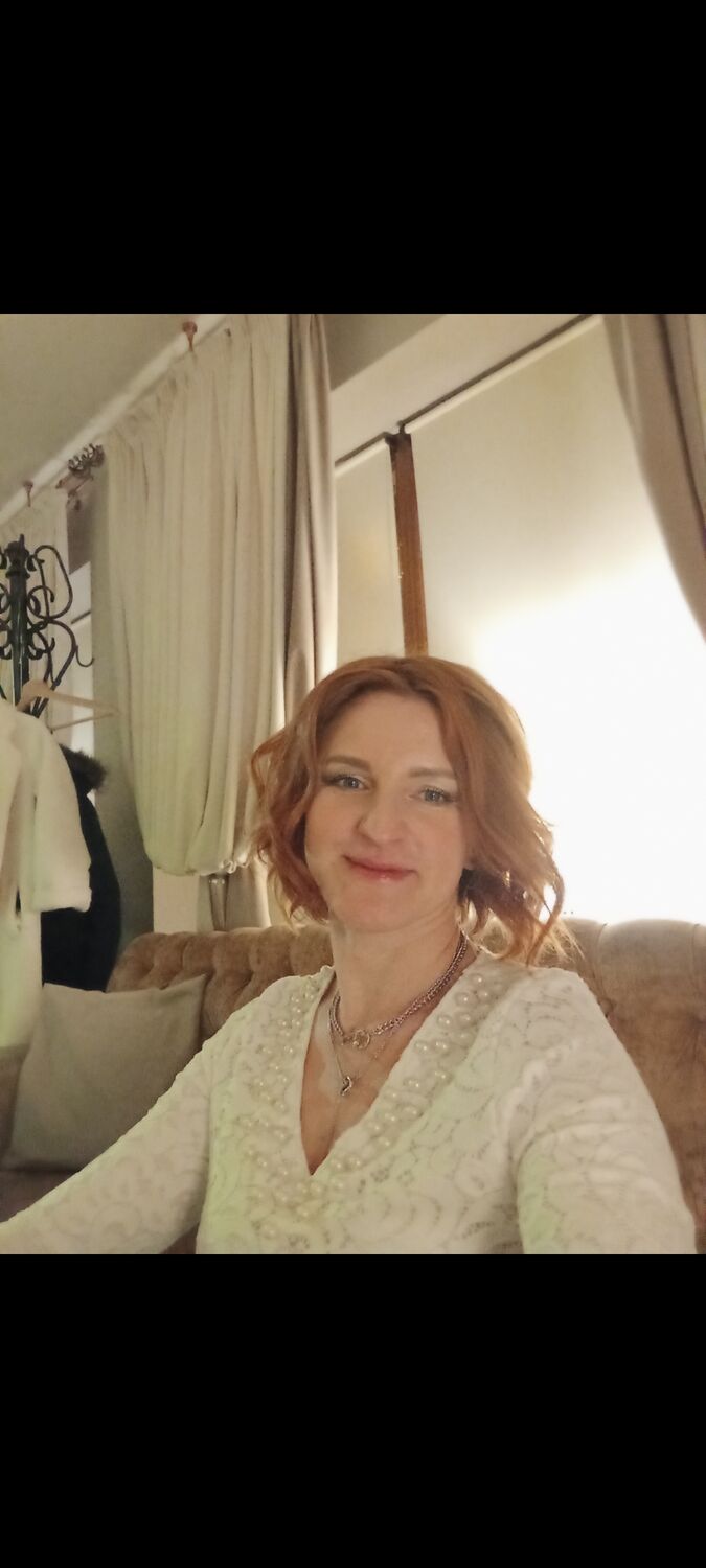  34470822  Julia, 42 ,    