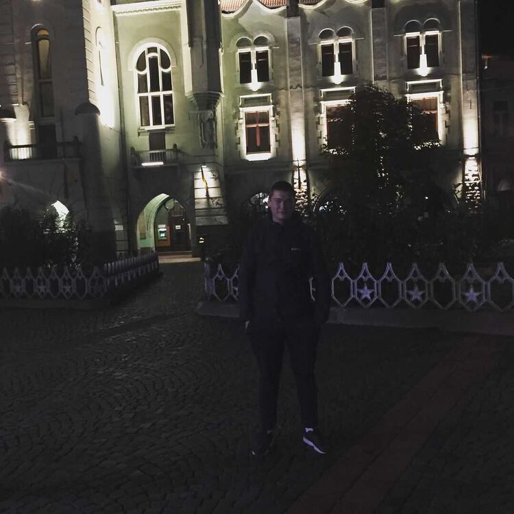  22227242  Vlad, 25 ,    Praha