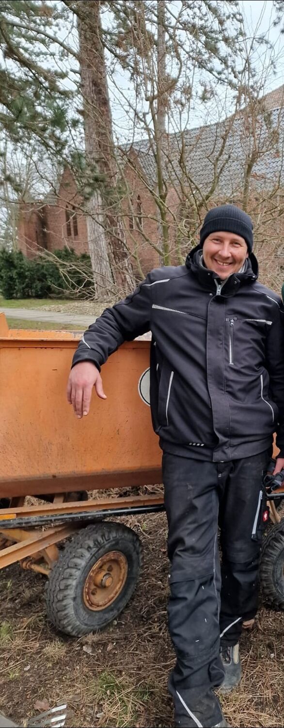  Laatzen,   , 42 ,   ,   