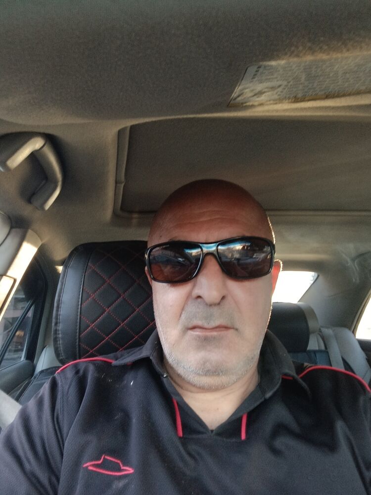  39029712  Gaga, 42 ,    