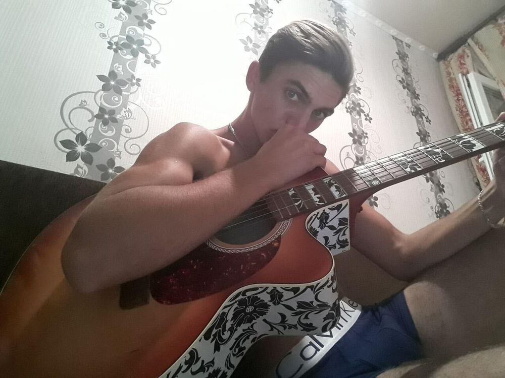  ,   Artyom, 27 ,   ,   