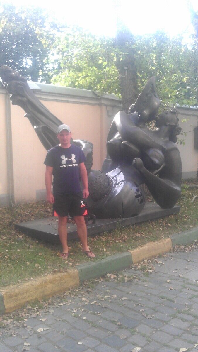  22520382  Garik, 40 ,    Benesov