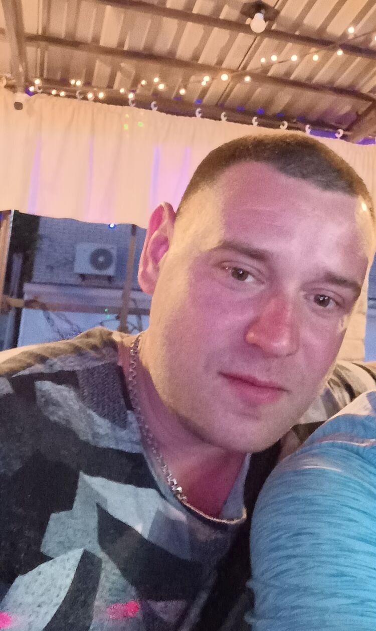  54049572  Nikolai, 33 ,    