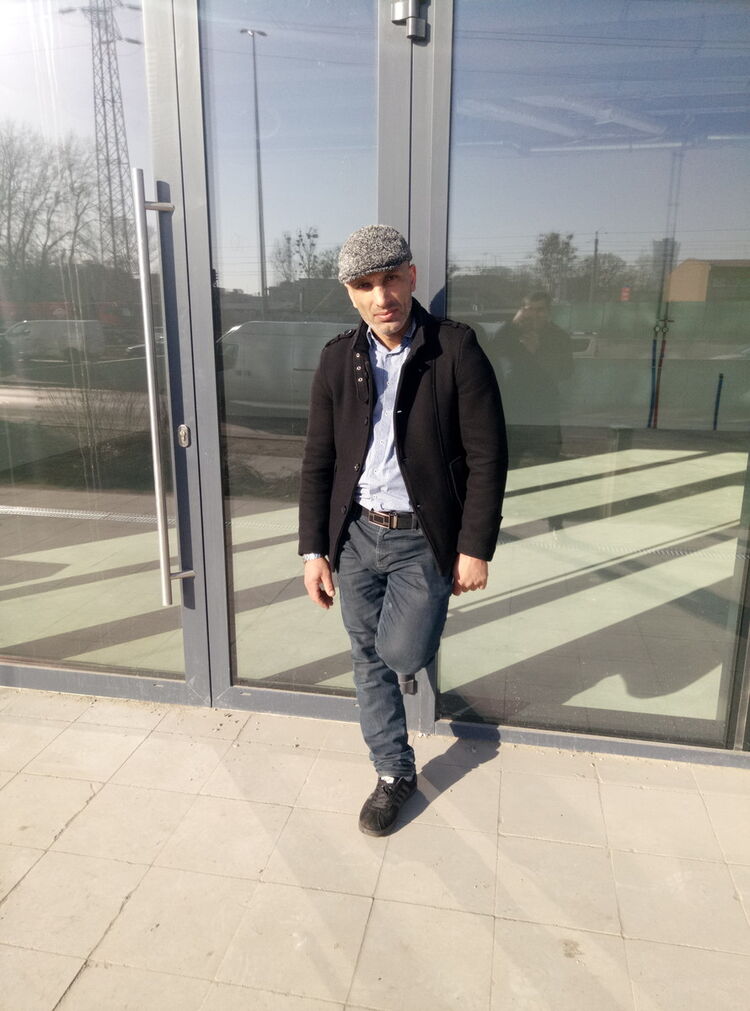  16015752  Levan, 41 ,    