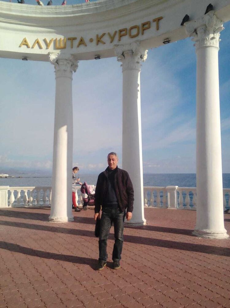  19353332  Akber, 63 ,    