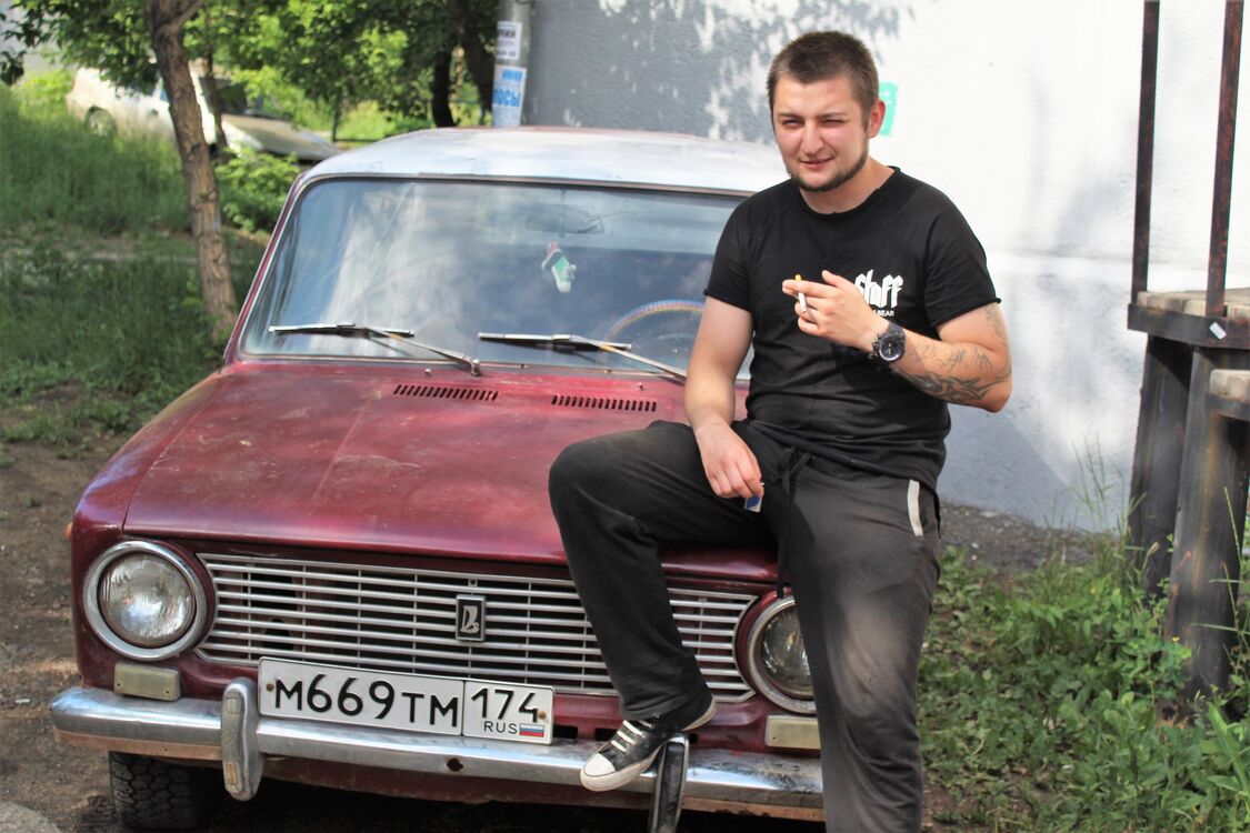  37329712  Vladislav, 33 ,    