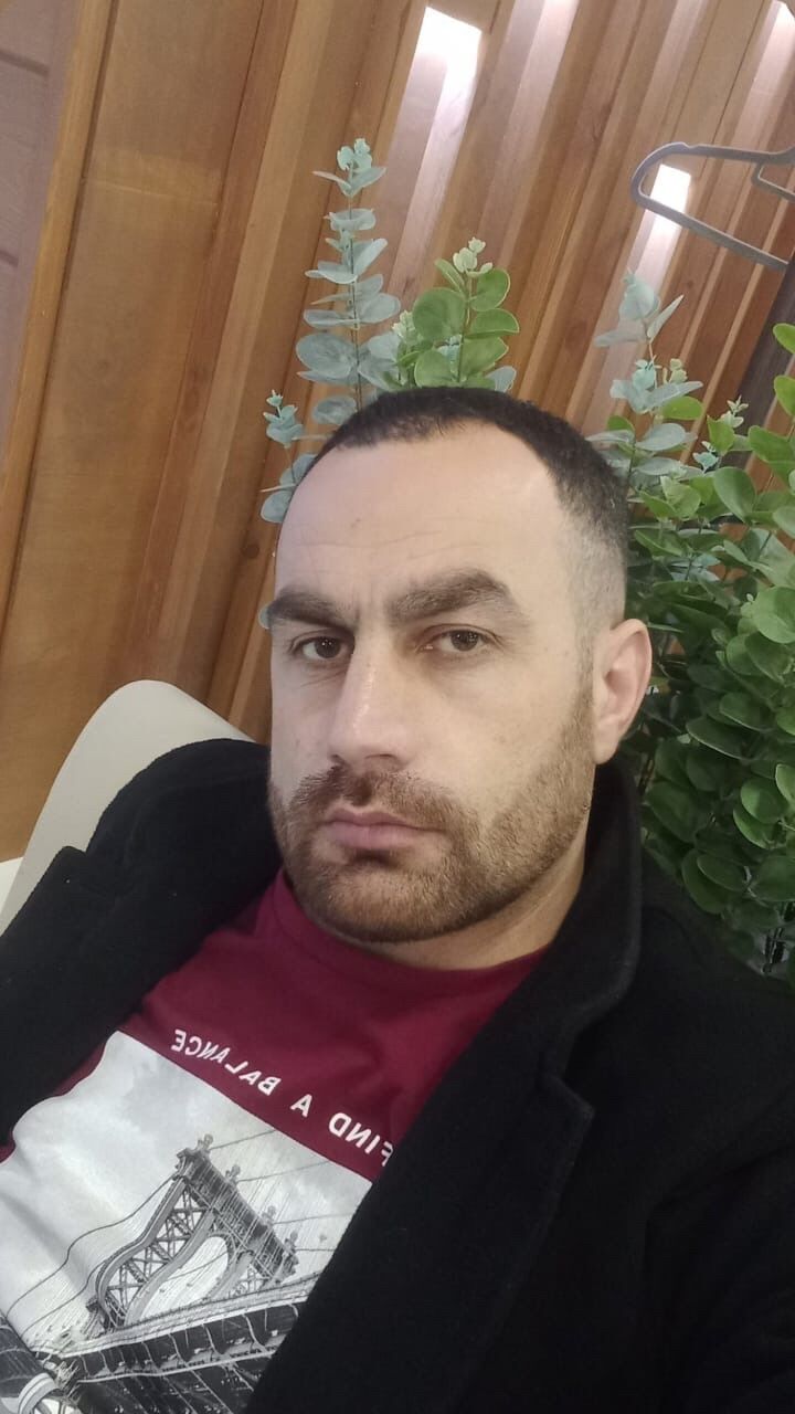  53996532  Arkadi, 42 ,    