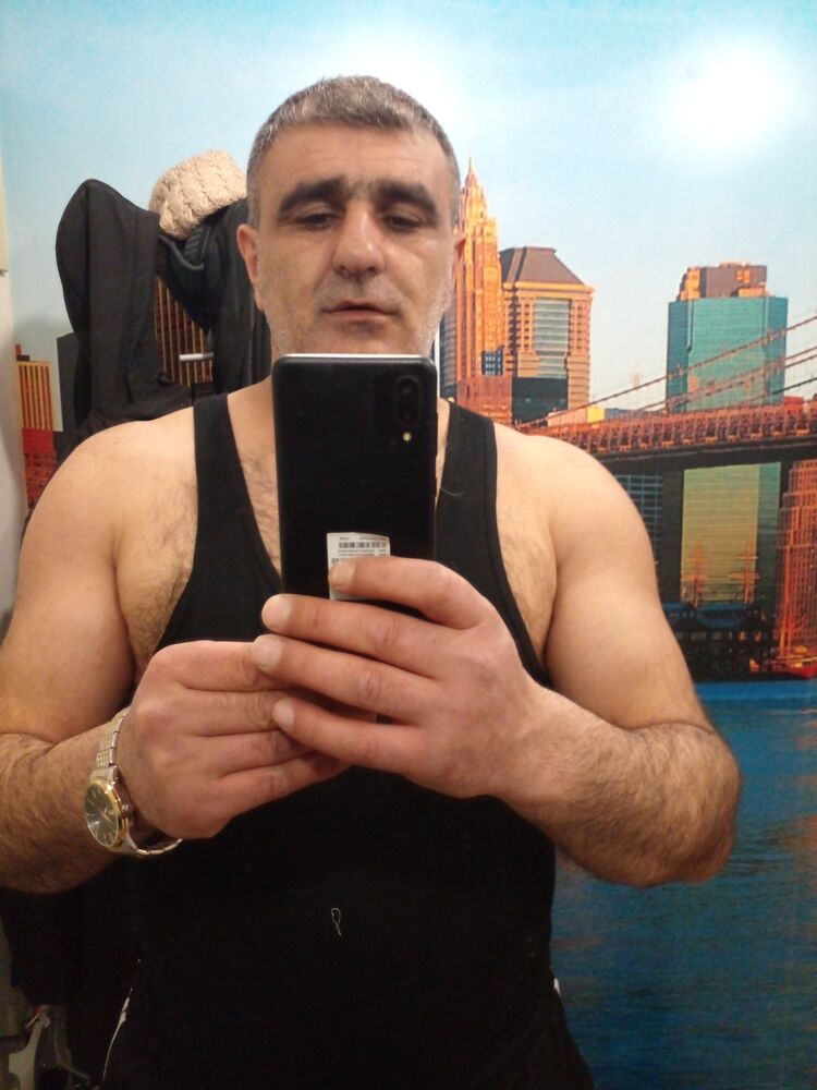 37883992  ROMAN, 44 ,    