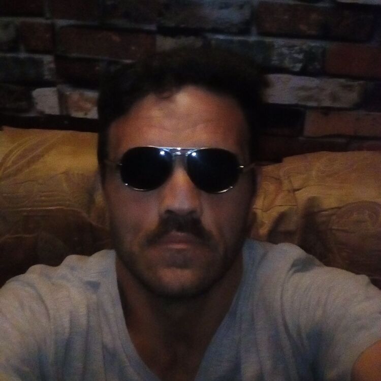  ,   Sexavet, 40 ,  
