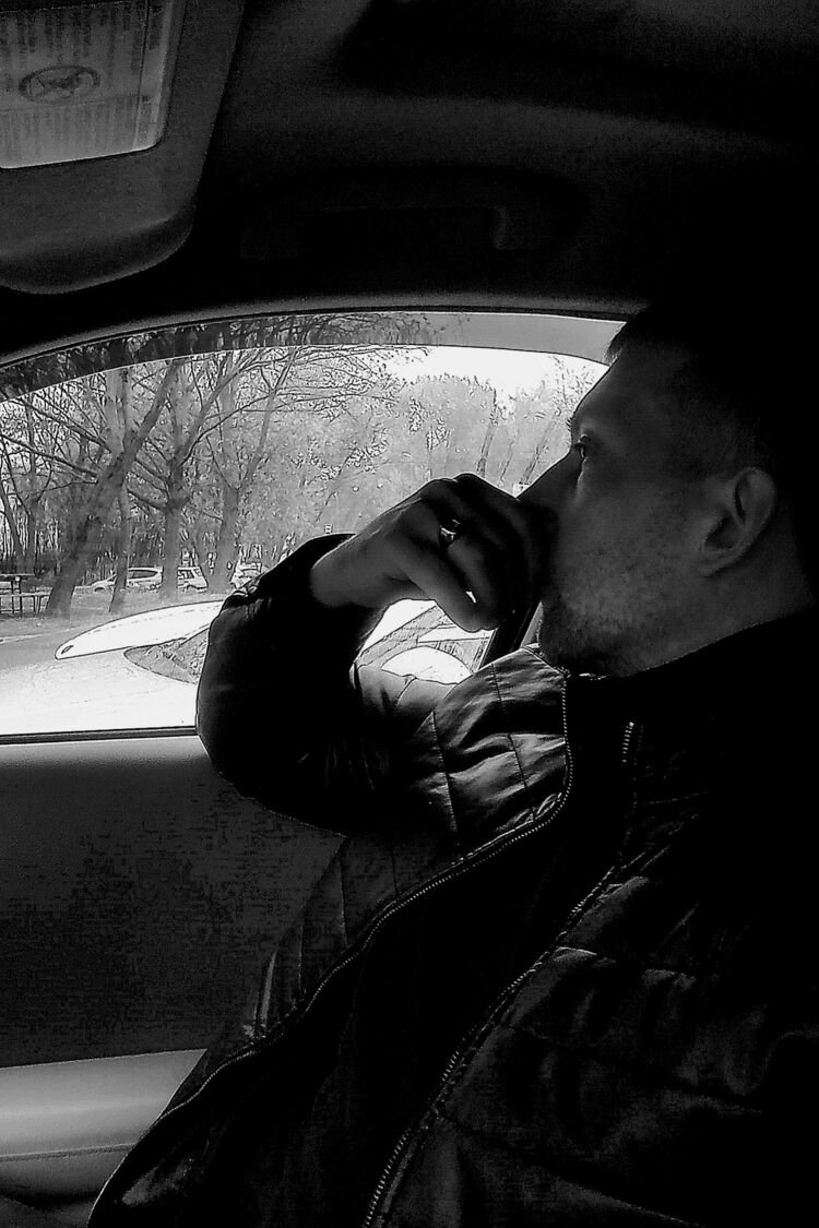  54151342  Denis, 30 ,    