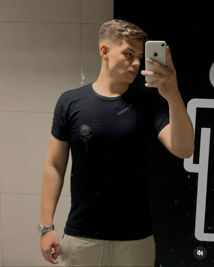 ���� 52926782 ����� Julio, 22 ����, ���� ���������� � Monsenhor Gil