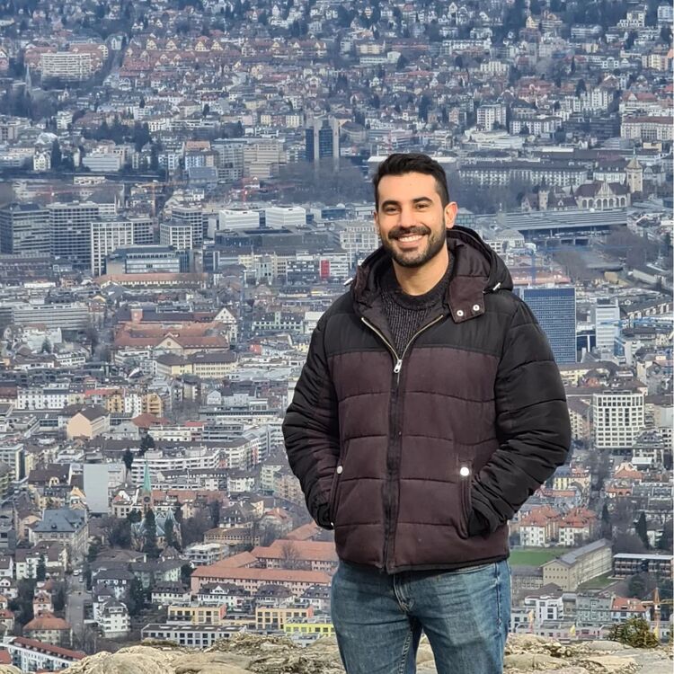 ���� 47973712 ������� ����, 37 ���, ���� ���������� � �����-����������