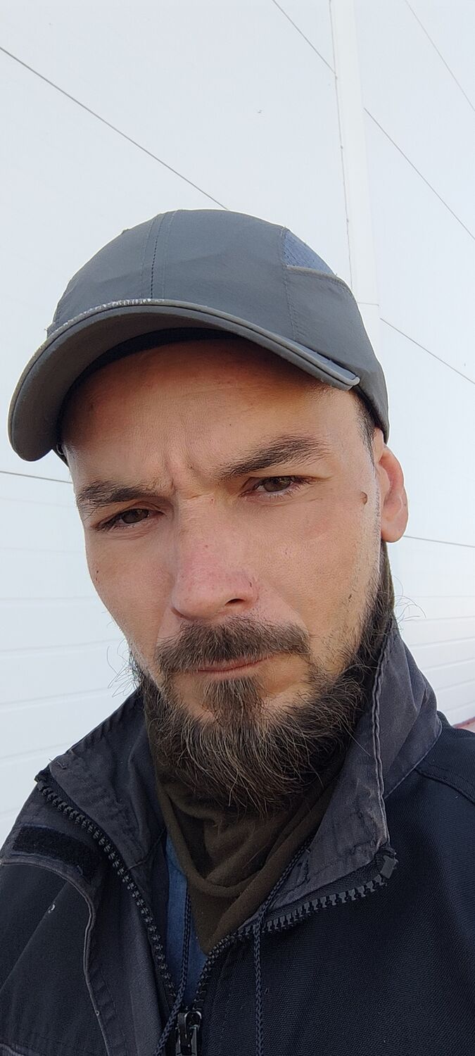  ,   Ruslan, 33 ,   ,   , c , 