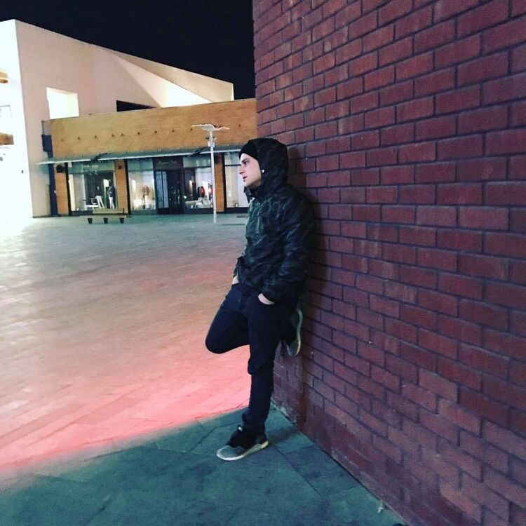  9751872  Lasha, 31 ,    