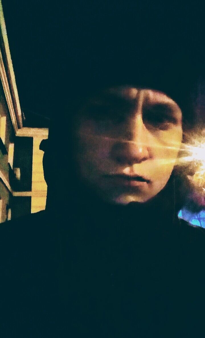  23733612  Valeriy, 23 ,    