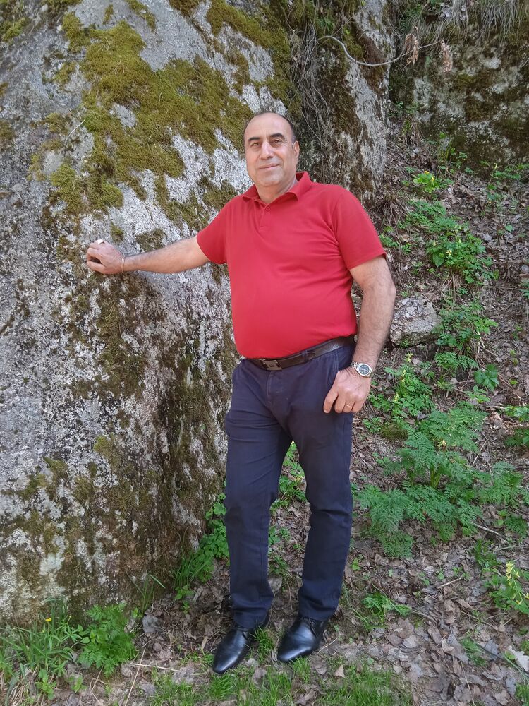  50117542  Elcin, 54 ,    