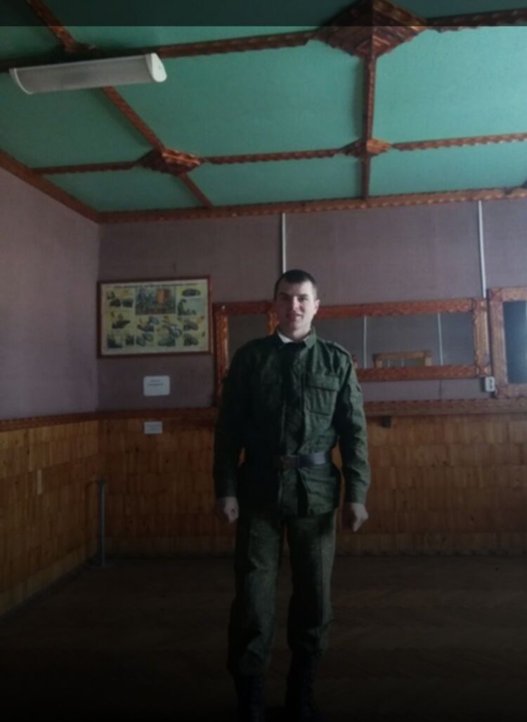  24368132  Denis, 30 ,    