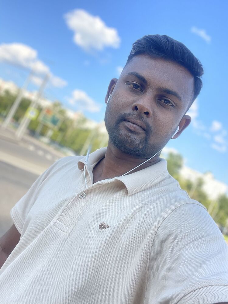  52867292  Suraj, 26 ,    