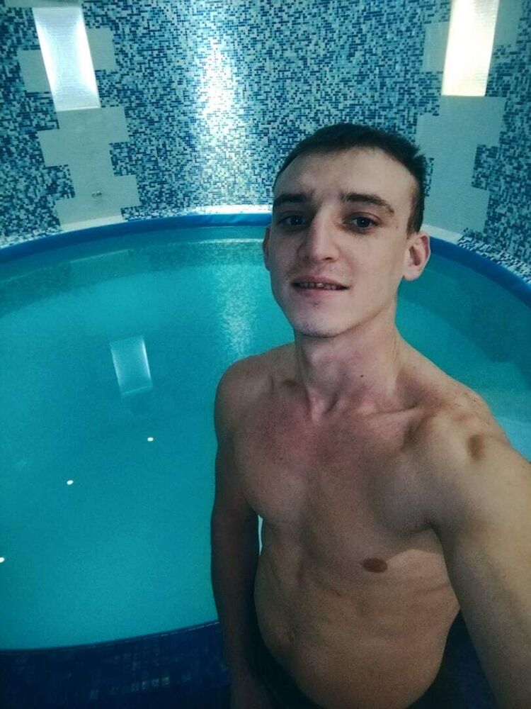  35462872  Alex, 26 ,    