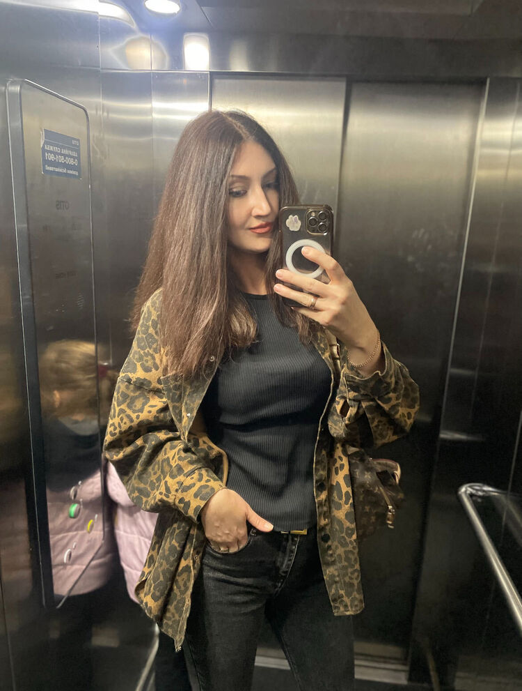  ,   Hanna, 37 ,   ,   