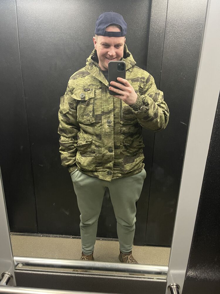  46718582  Artyom, 27 ,    