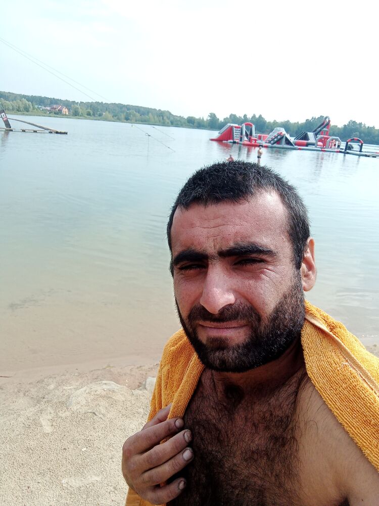  36395632  Vazgen, 30 ,    