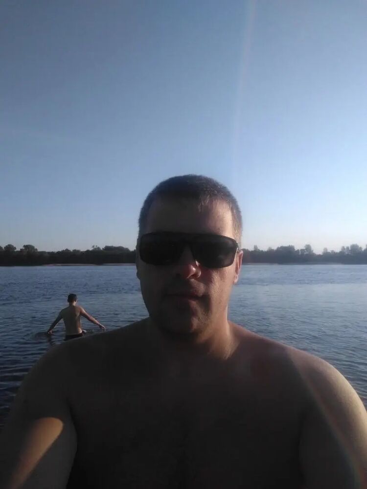  ,   Ruslan, 36 ,   ,   , c , 