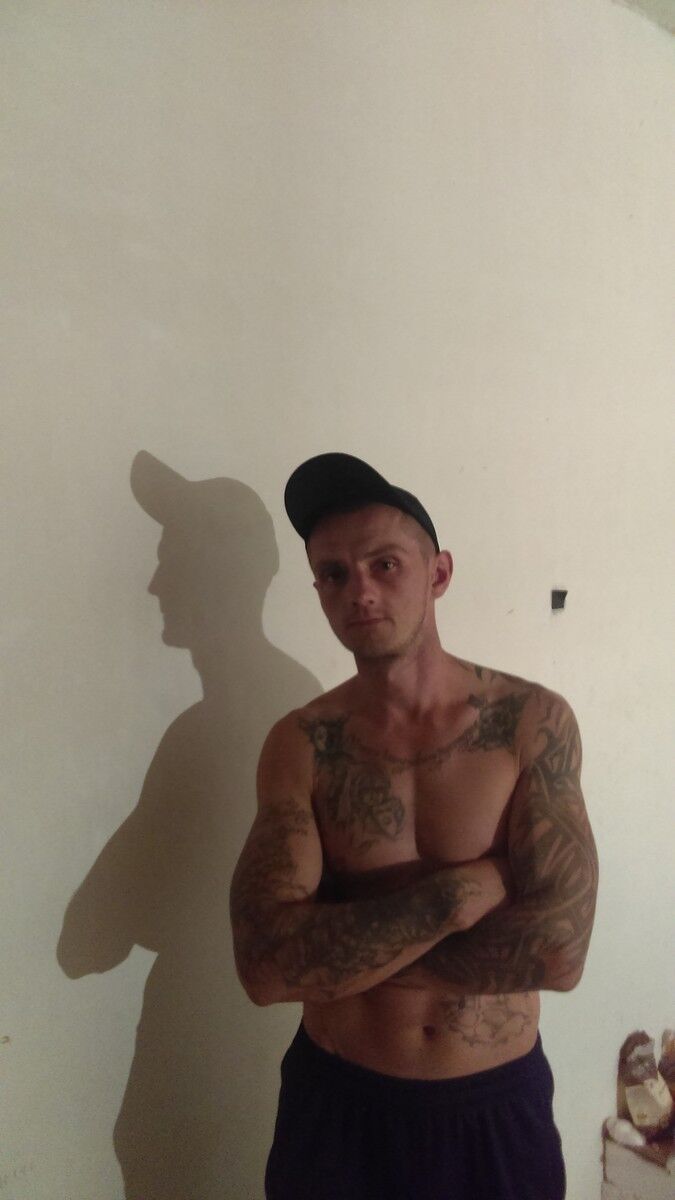  13151152  Vladimir, 39 ,    