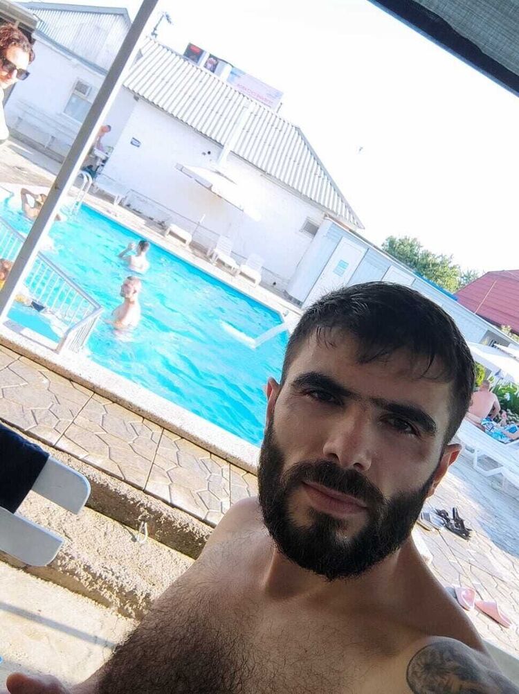  53060372  Artyom, 31 ,    Deleted