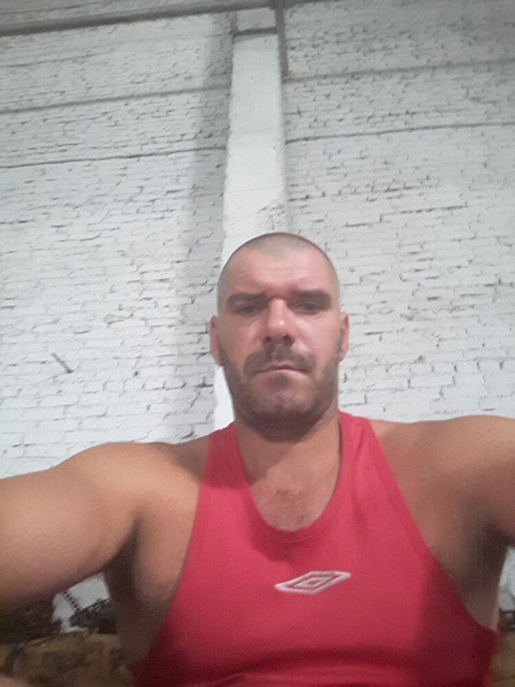  9879402  , 44 ,    