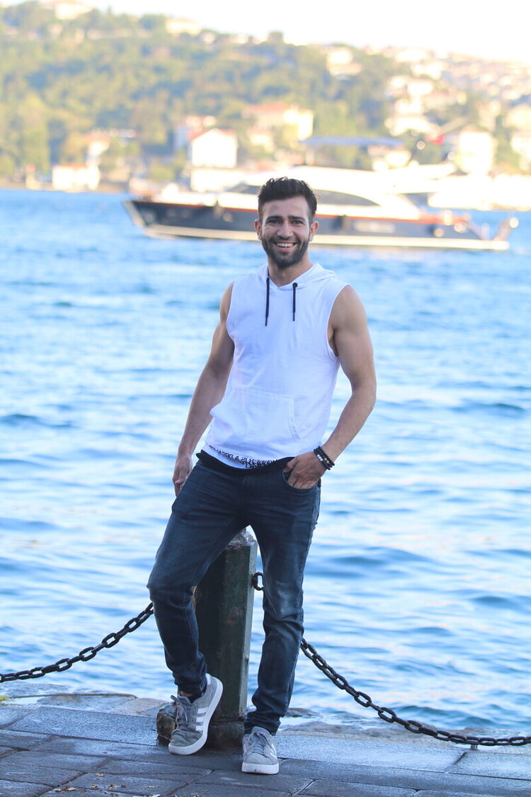  21456152  Huseyin, 31 ,    