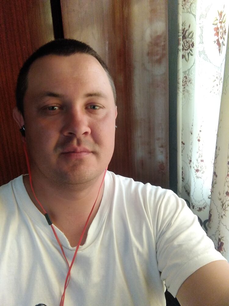  34843672  Ivan, 33 ,    