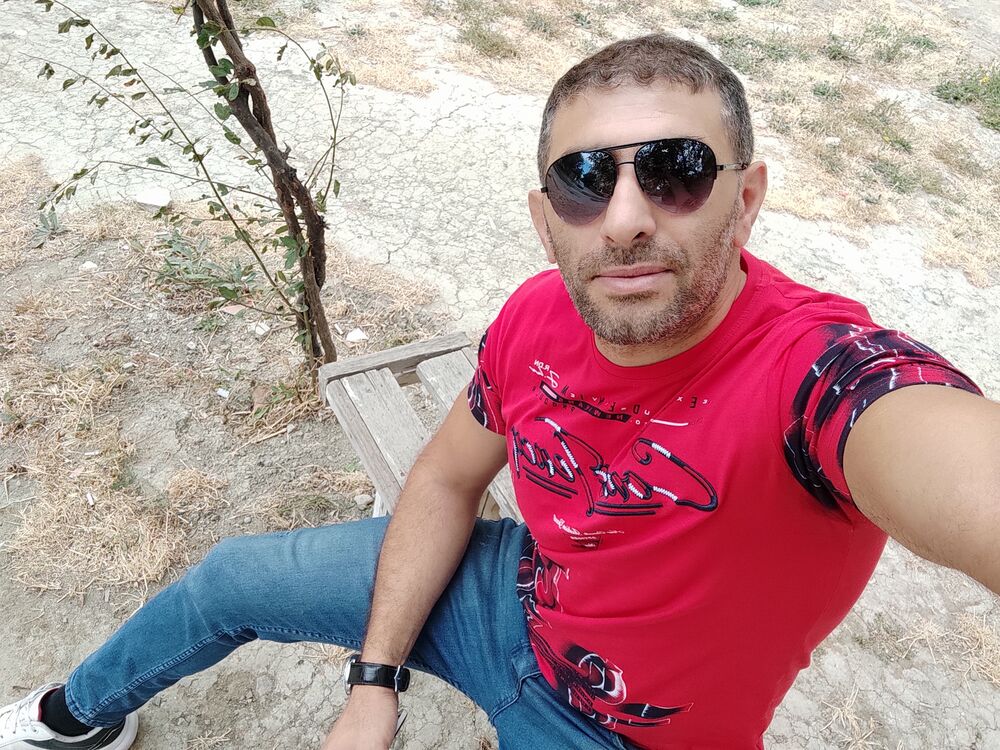  23605272  Zaur, 45 ,    