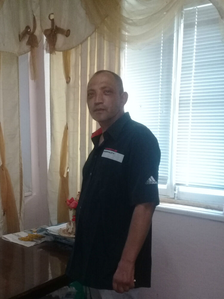  20642062  Artur, 53 ,    