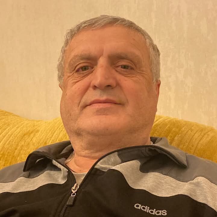  53795742  Gabriel, 55 ,     