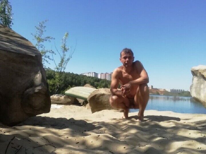  ,   Denis, 47 ,   ,   , c 