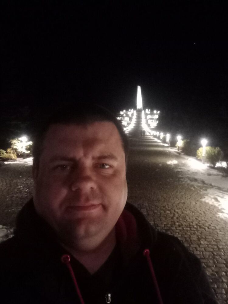  47275132  Slava, 38 ,    