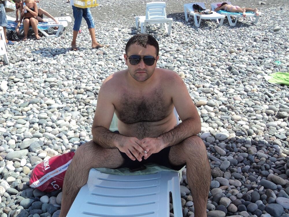  ,   Nugo, 41 ,   